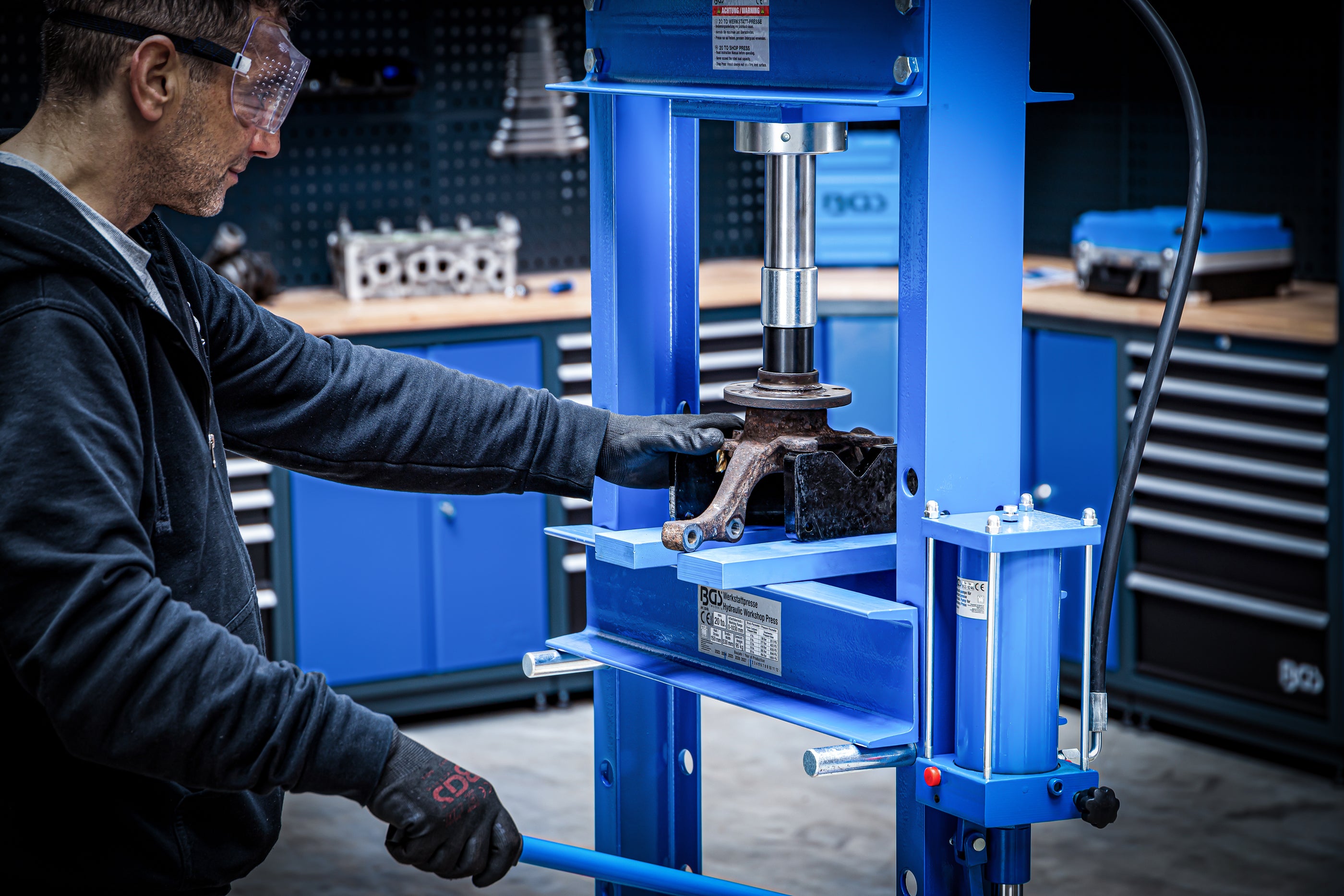 Hydraulic workshop press | 20 t