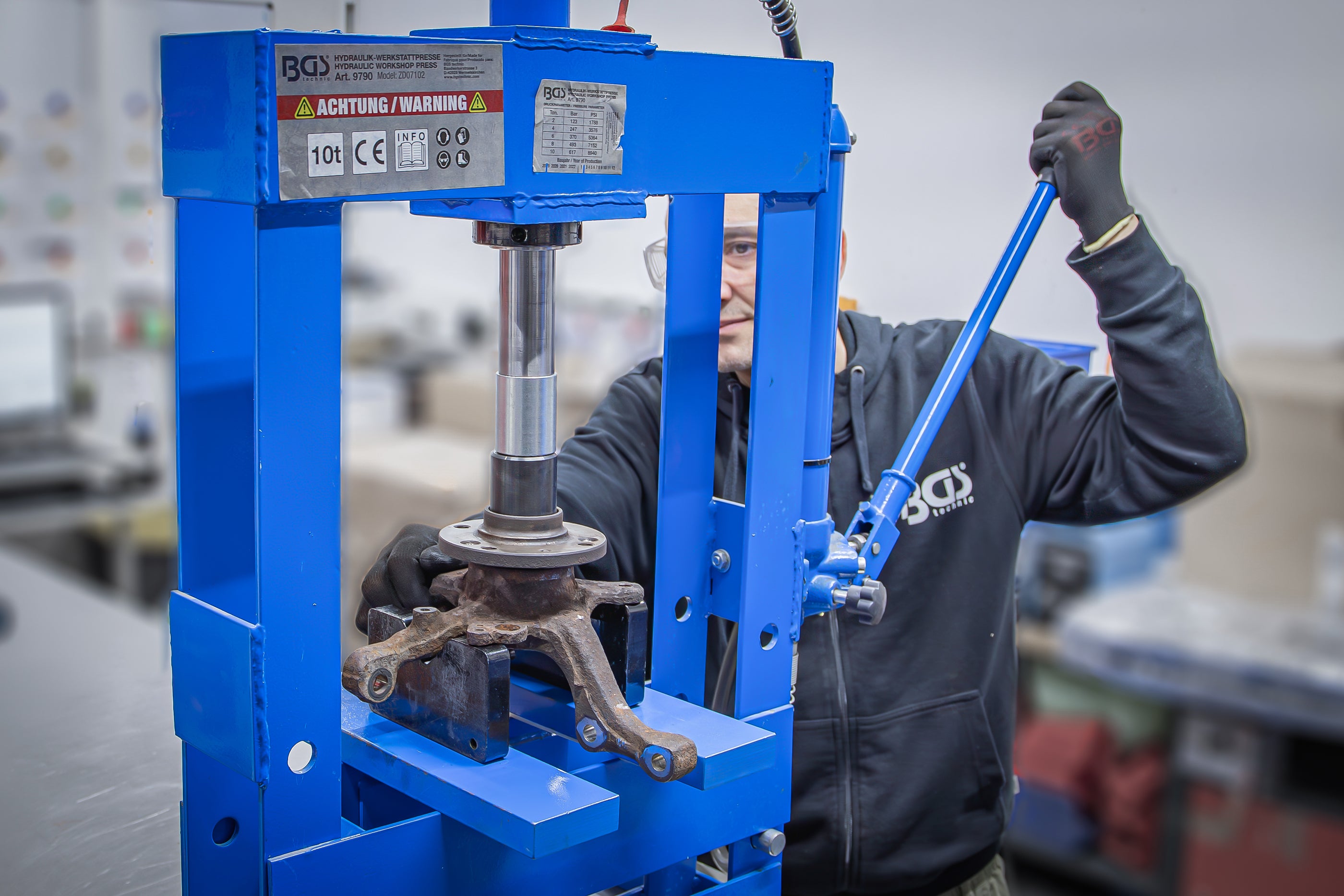 Hydraulic workshop press | 10 t